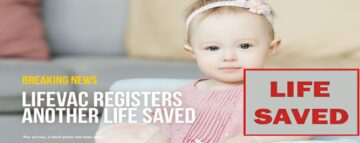 La bambina di 2 anni viene salvata con LifeVac