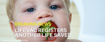 11 Monate alt erstickt an Erdbeere und wird mit LifeVac gerettet